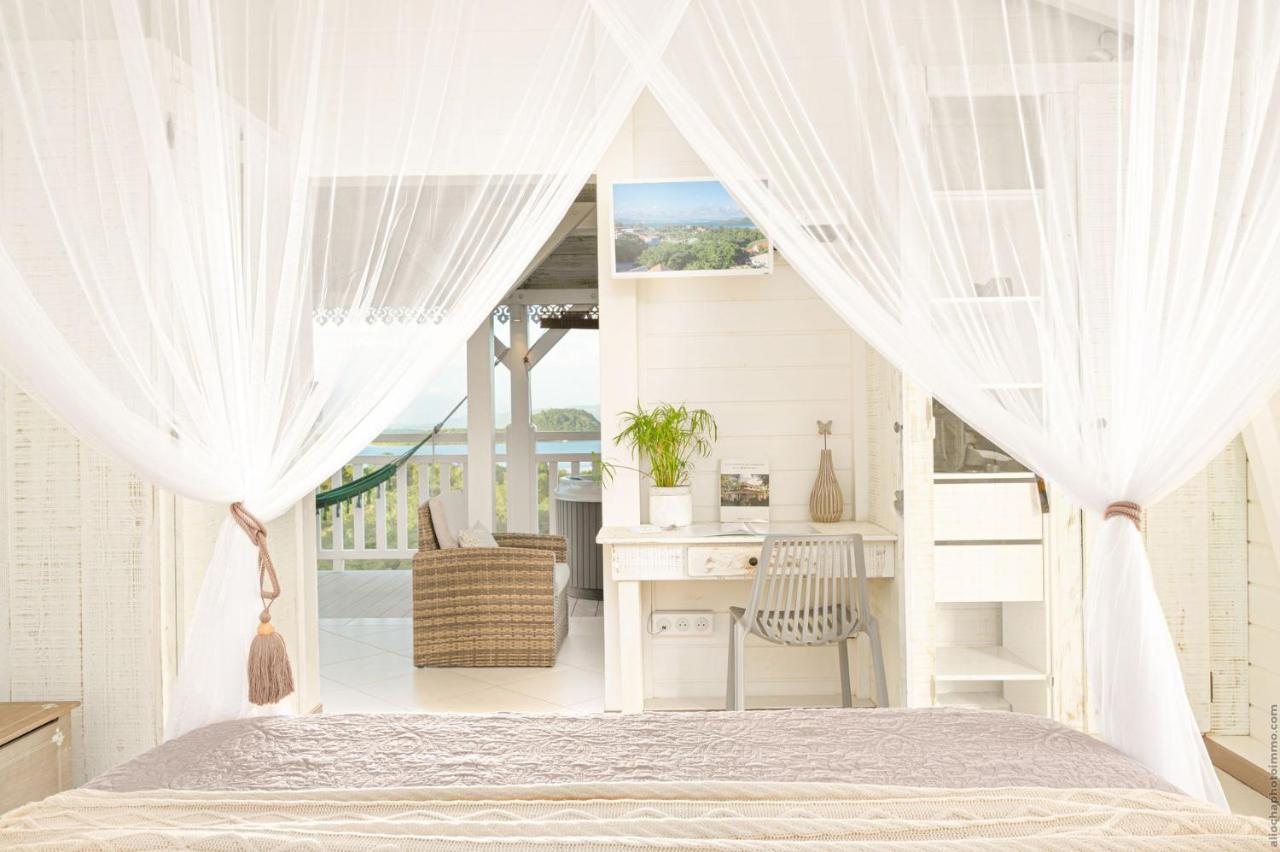 Bungalow Vanille Pacane - Vue Mer Avec Spa Prive Les Trois-Ilets Luaran gambar