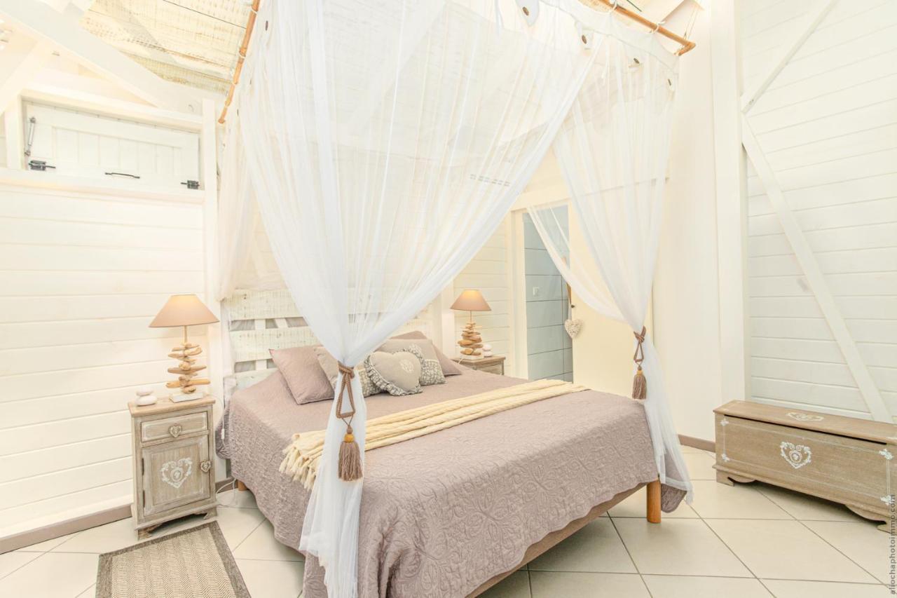 Bungalow Vanille Pacane - Vue Mer Avec Spa Prive Les Trois-Ilets Luaran gambar